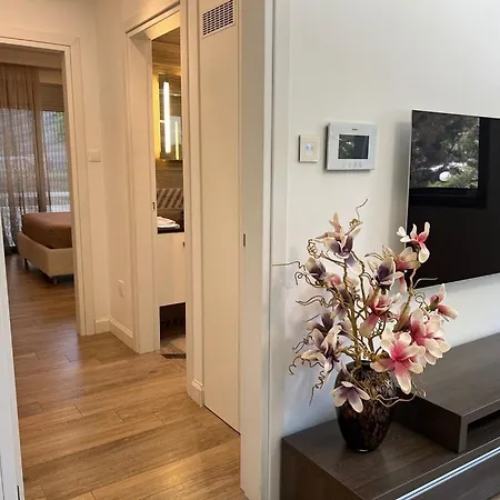 Διαμέρισμα Luxury Seaside Pool