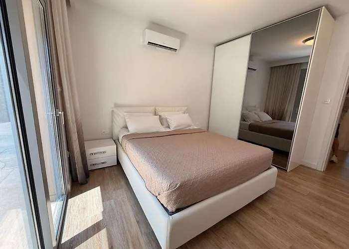 Luxury Seaside Pool Apartmán